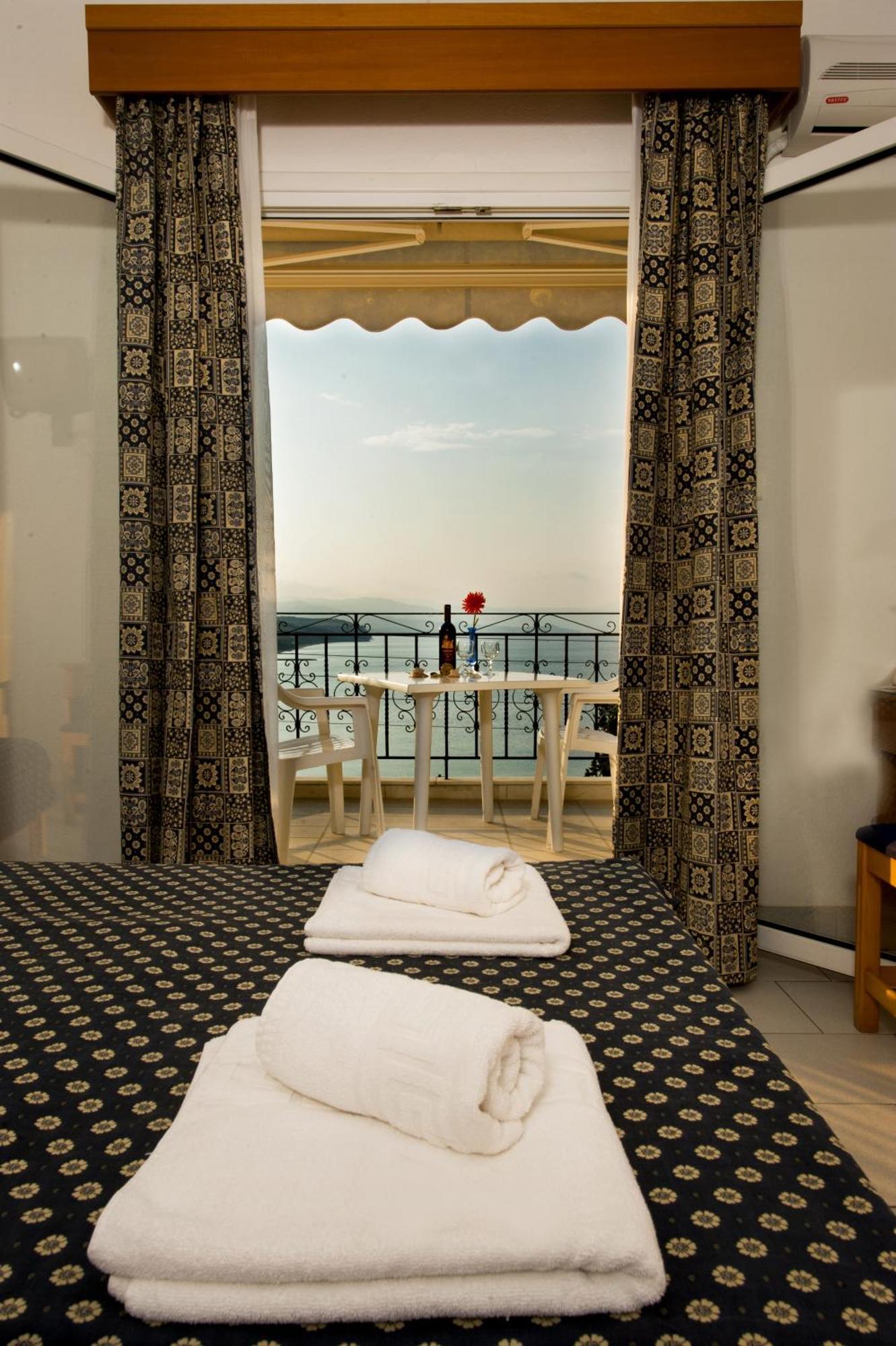 Lazaridis Luxury Studios & Apartments เนอาโรดา ภายนอก รูปภาพ